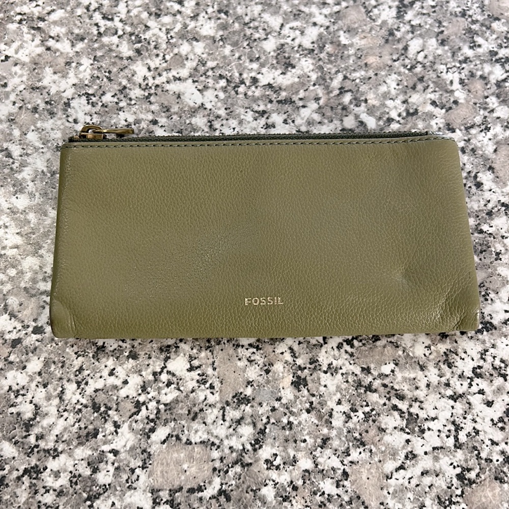 Leather Fossil Snap Wallet
